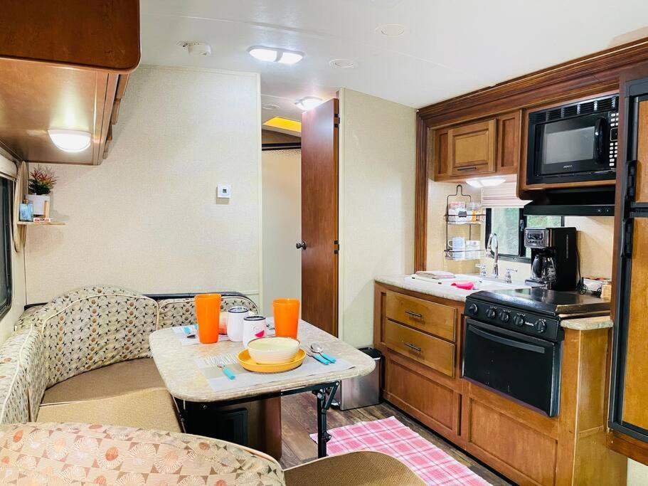 Secluded Rv With Private Hot Tub Lejlighed Rutherfordton Eksteriør billede